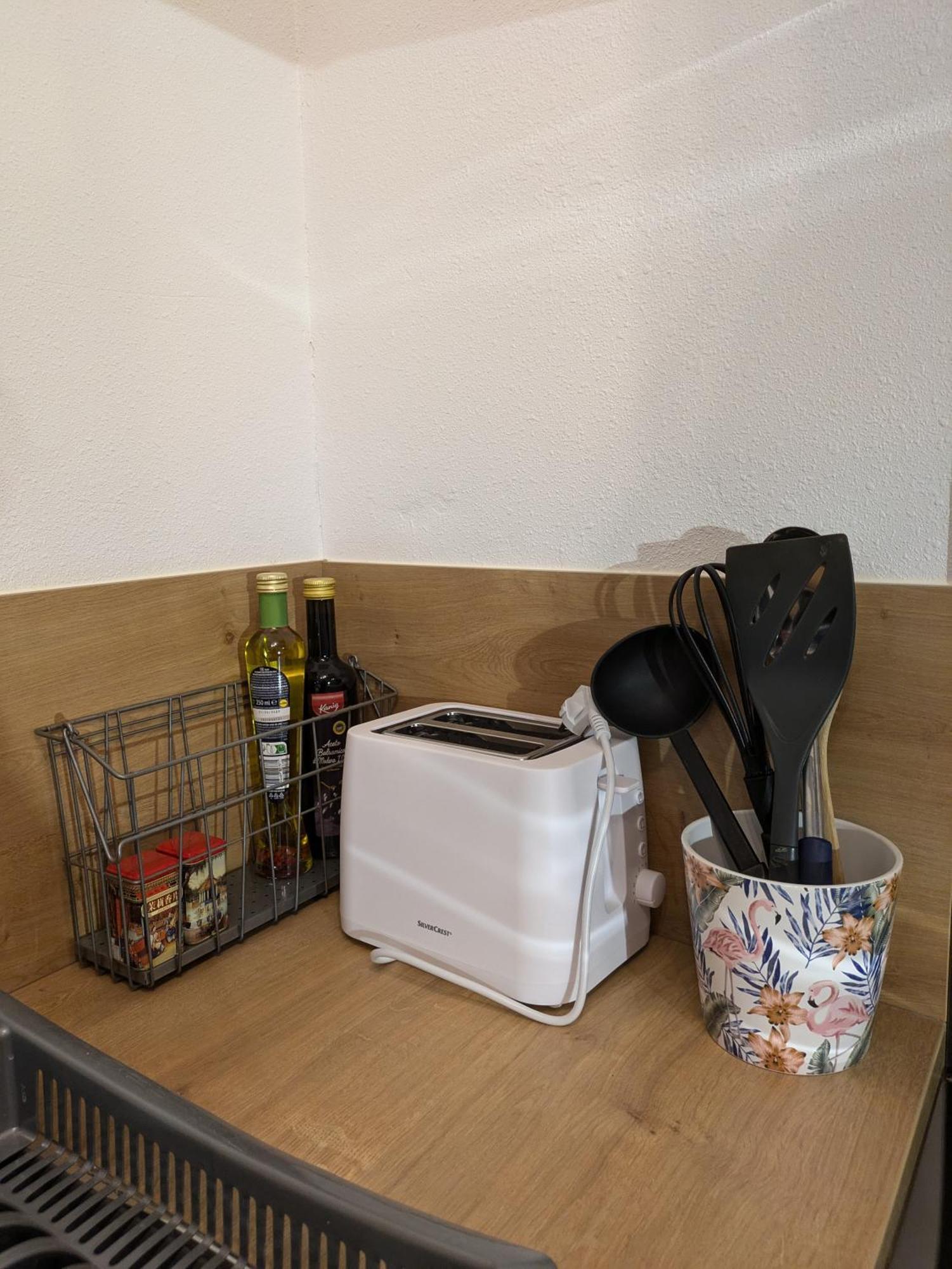 ポリニーSous La Tourアパートメント エクステリア 写真